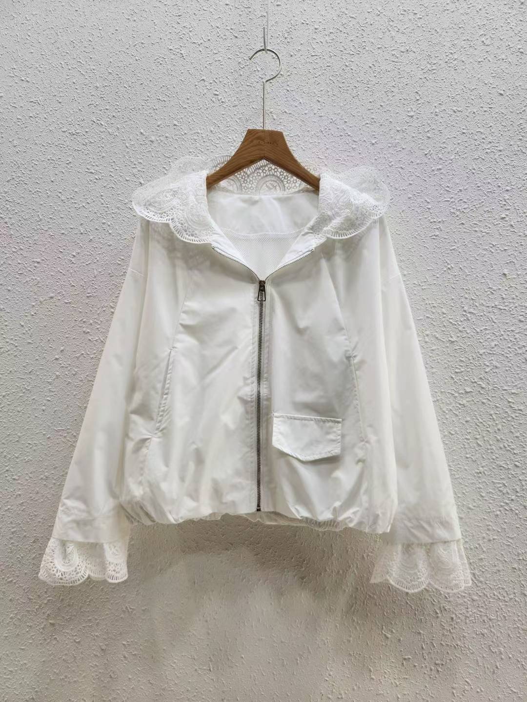 🌸 Lace Trim Hooded Jacket 蕾絲邊連帽外套