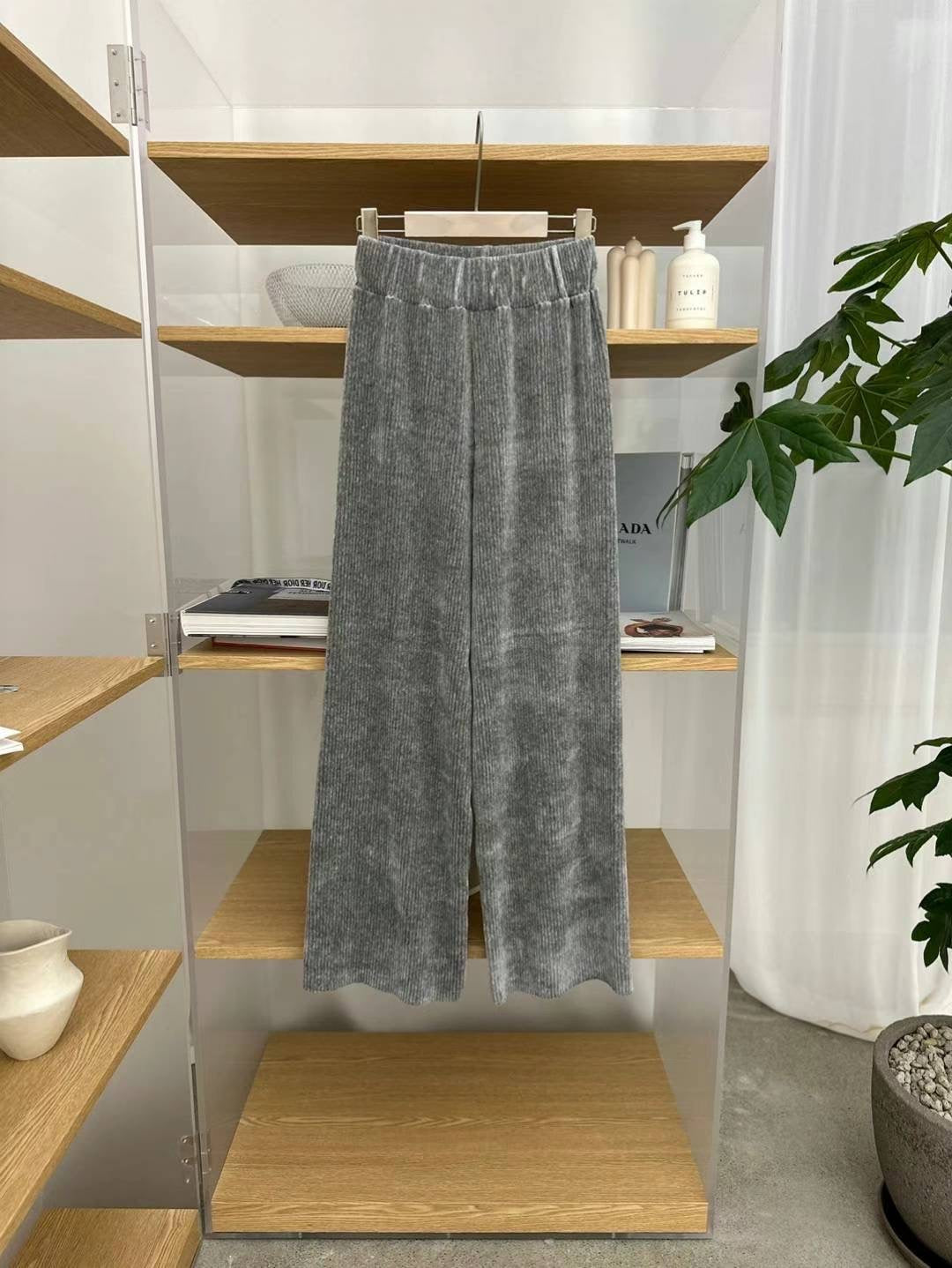 ✯¸.•´*¨`*•✿ 超好著 顯瘦 收大脾 Velvet straight pants 燈芯絨長褲