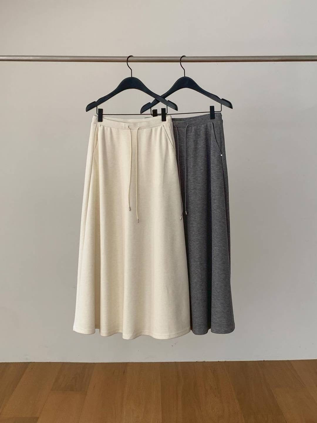 Soft A-Line Dress with Elastic Waist 彈性腰圍柔垂A-line 裙