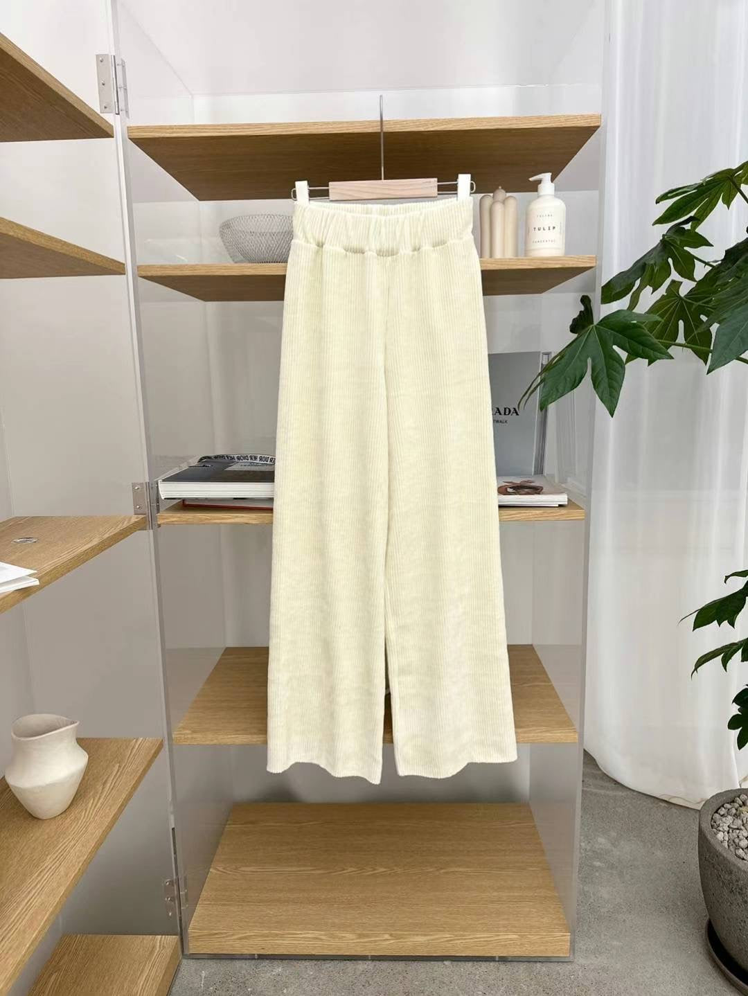 ✯¸.•´*¨`*•✿ 超好著 顯瘦 收大脾 Velvet straight pants 燈芯絨長褲
