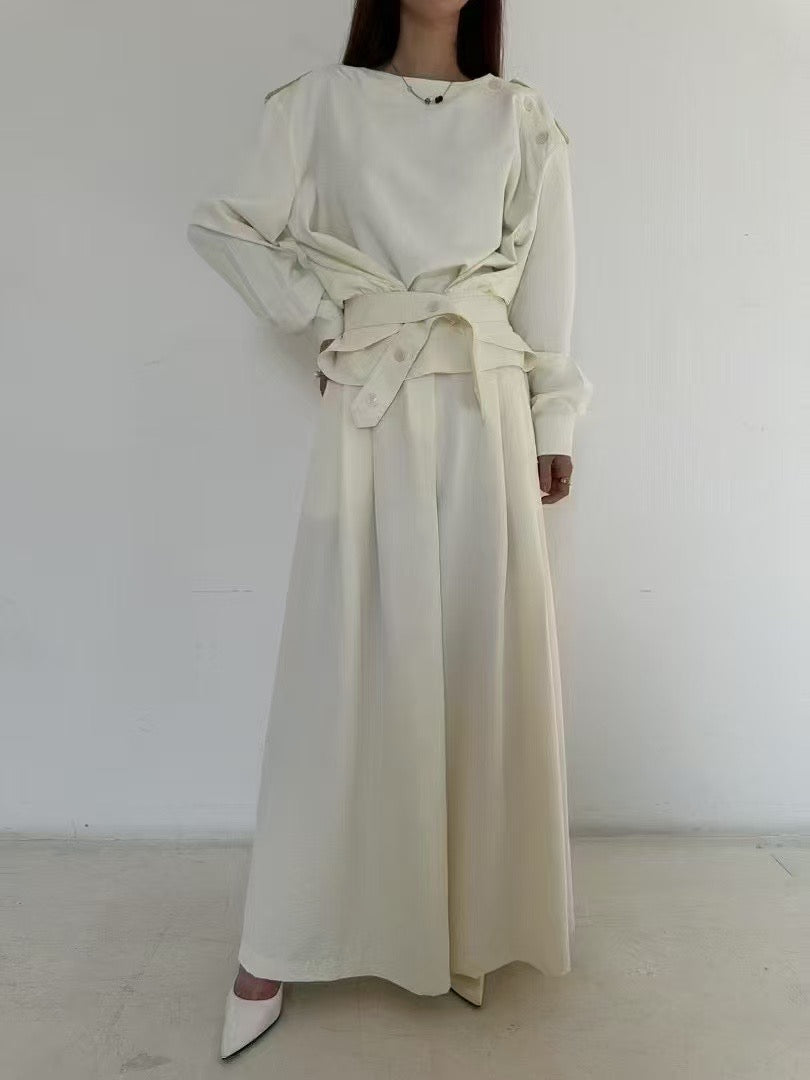 Tencel feel crew neck blouse