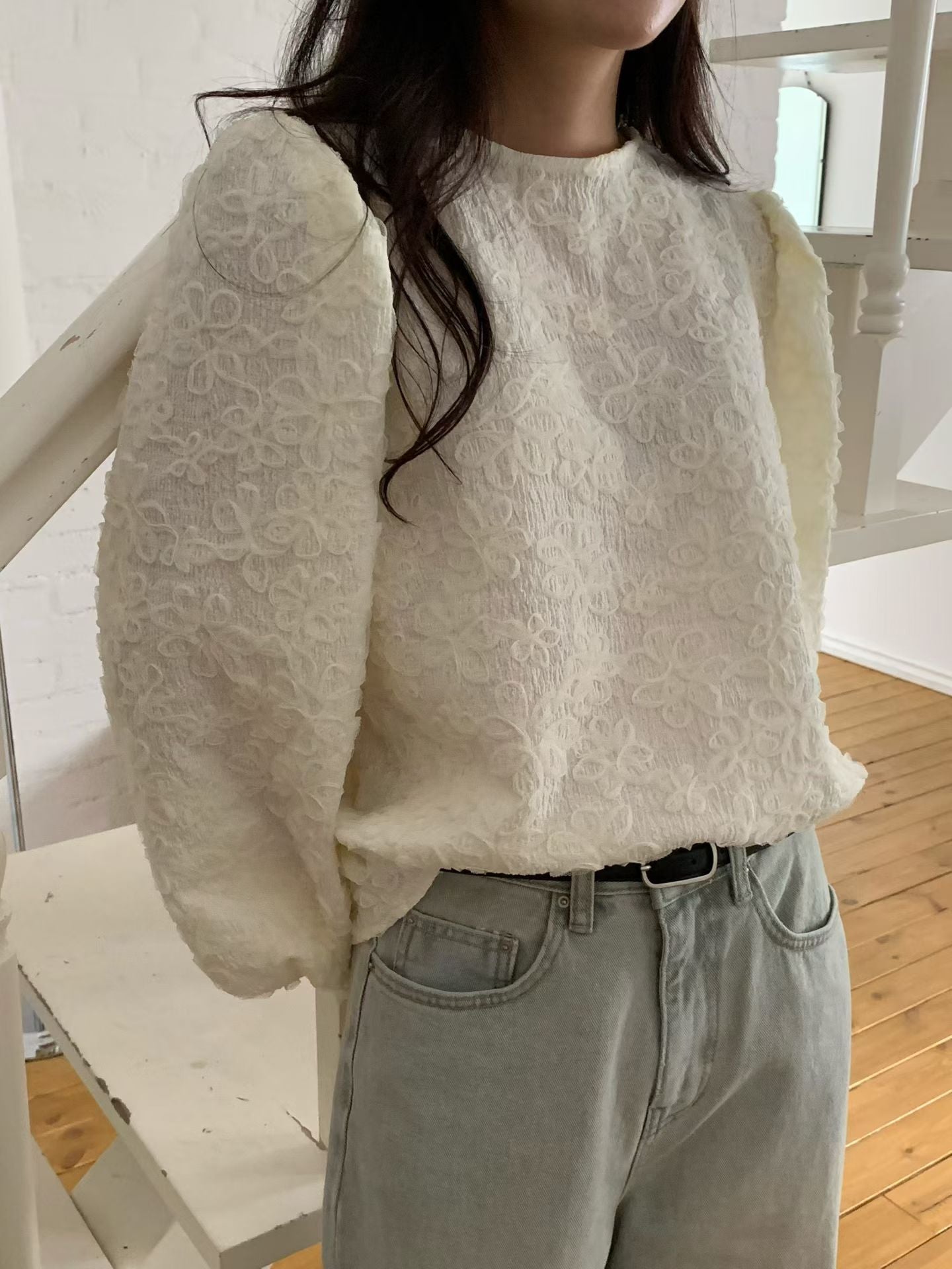 ✨【Floral Embroidered Puff Sleeve Blouse · 立體花卉氣質上衣】✨