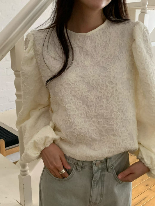 ✨【Floral Embroidered Puff Sleeve Blouse · 立體花卉氣質上衣】✨