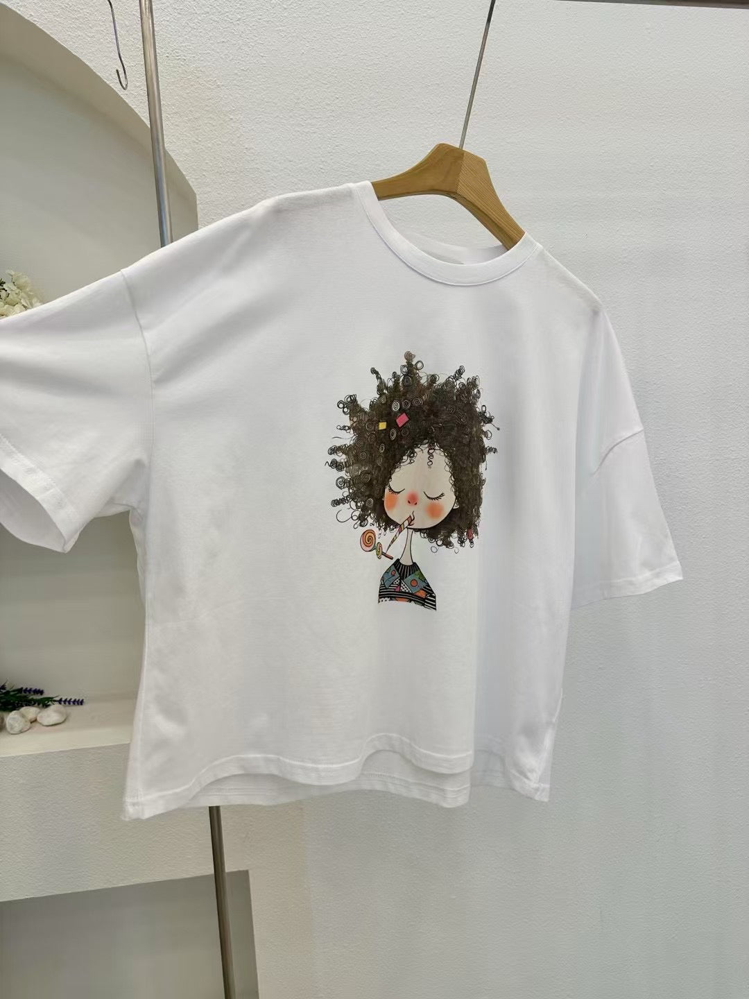 個性爆炸頭插畫女孩Tee /Whimsical hand-drawn style Art Girl Tee
