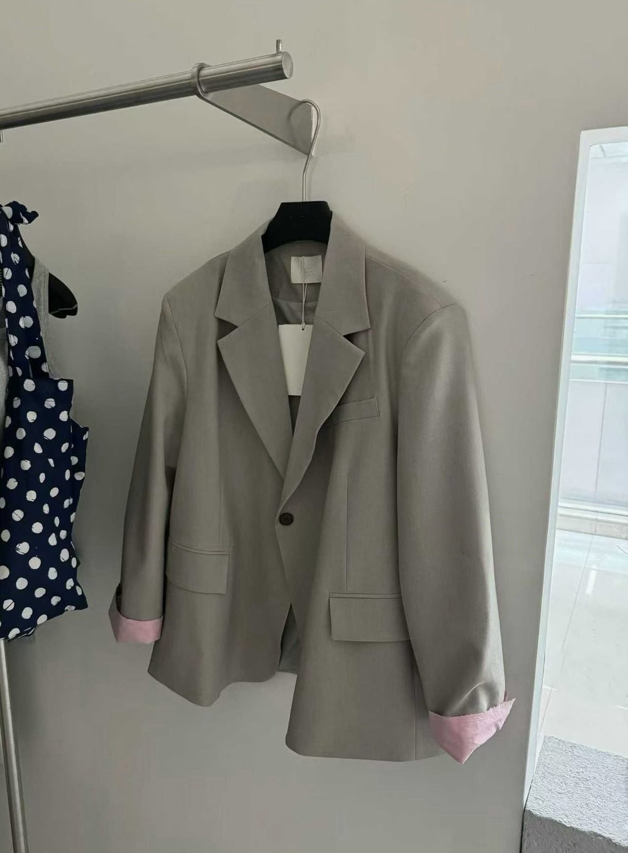 Contrast-Cuff Relaxed Tailored Blazer