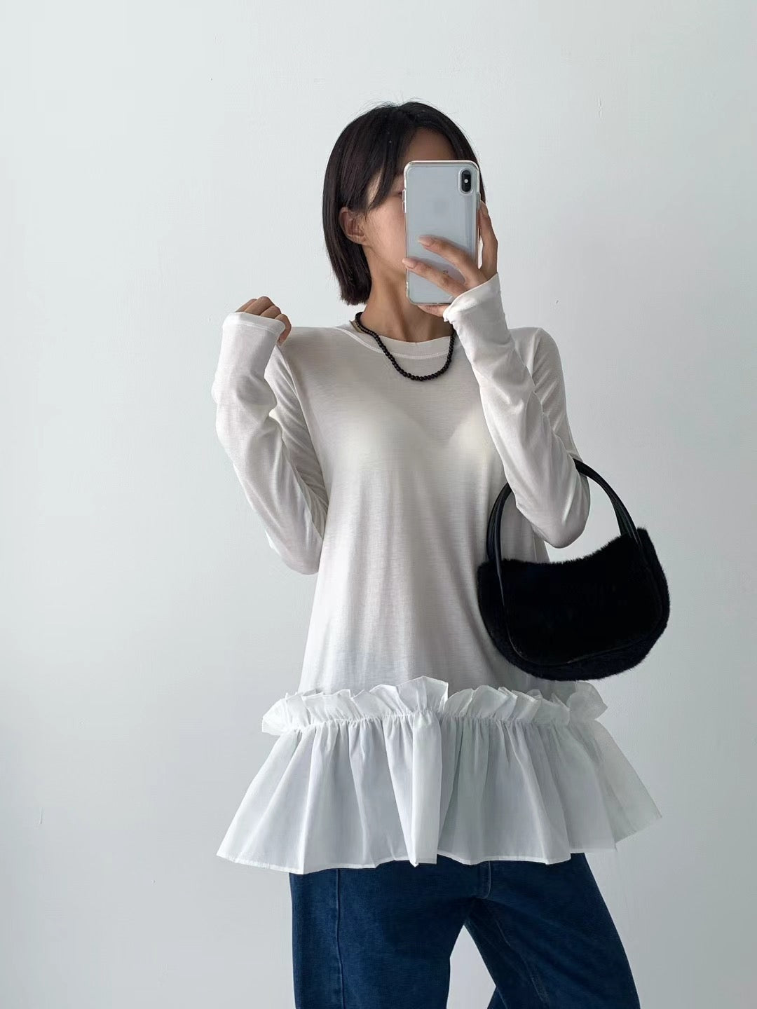 Playful Elegance with a Ruffled Touch 荷葉下擺長袖上衣