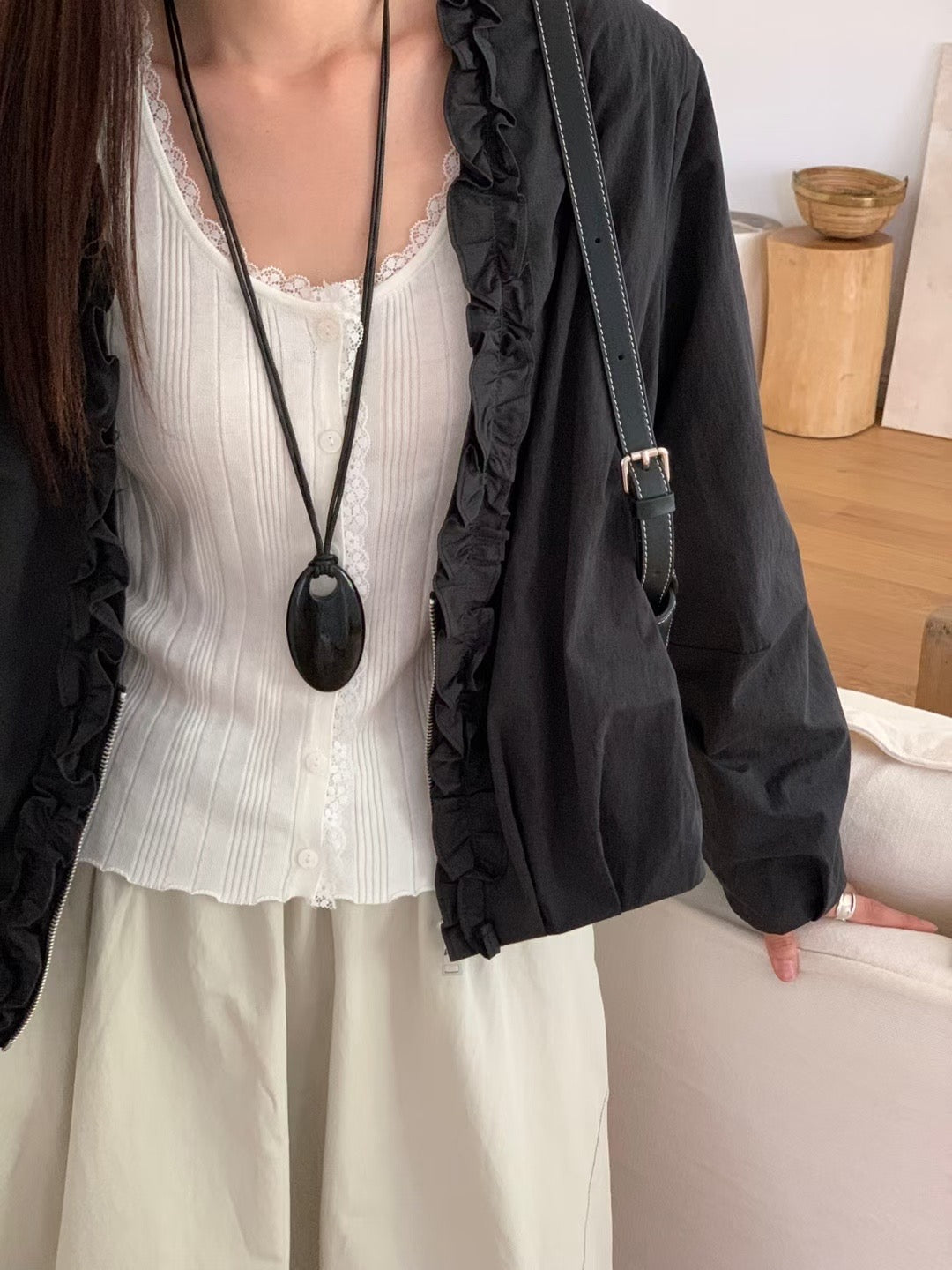 Elegant Ruffle Trim Blouse 優雅荷葉邊上衣