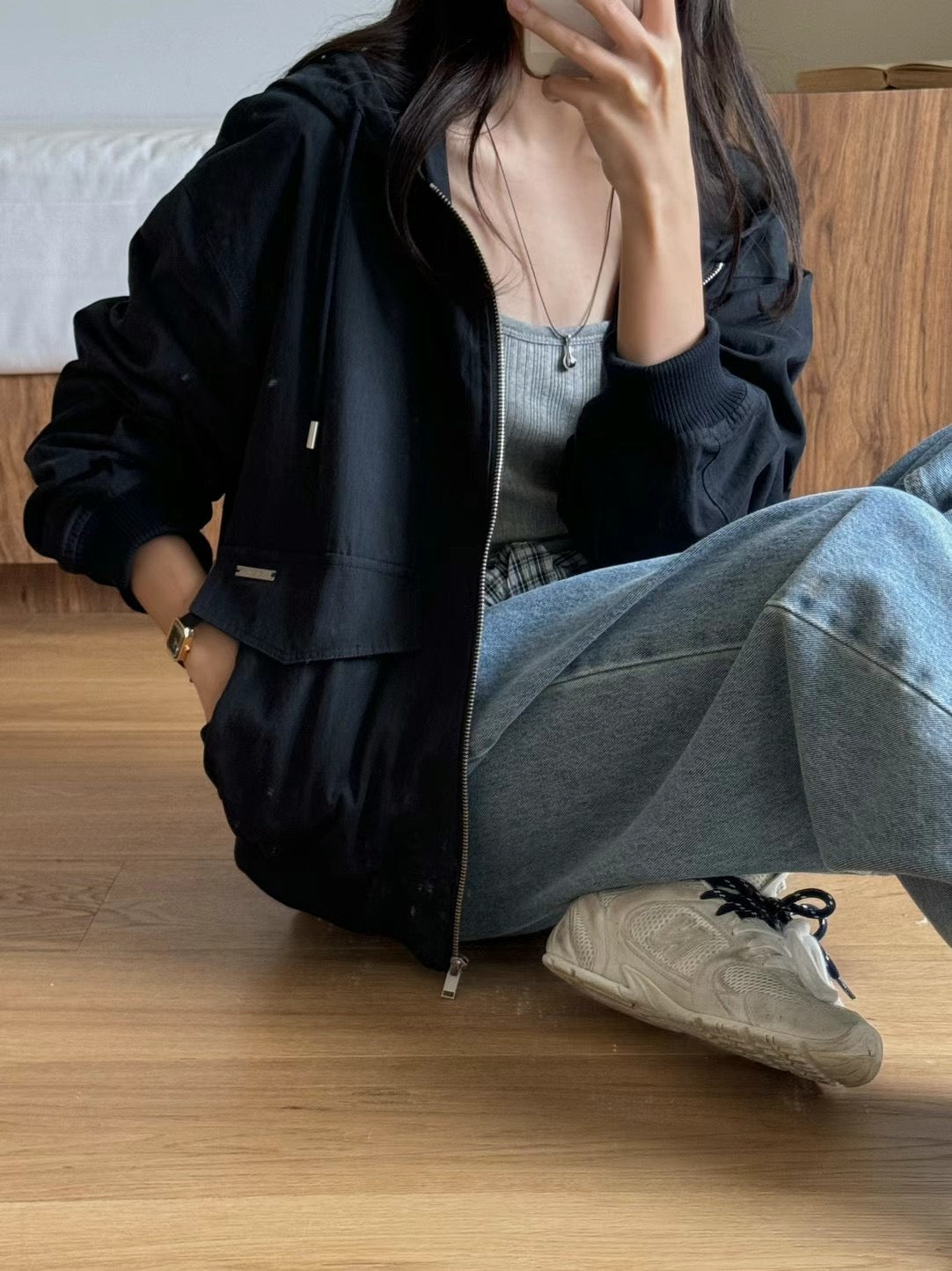 Zip Into Effortless Street Style with a Hoodie Jacket/休閒時尚連帽外套