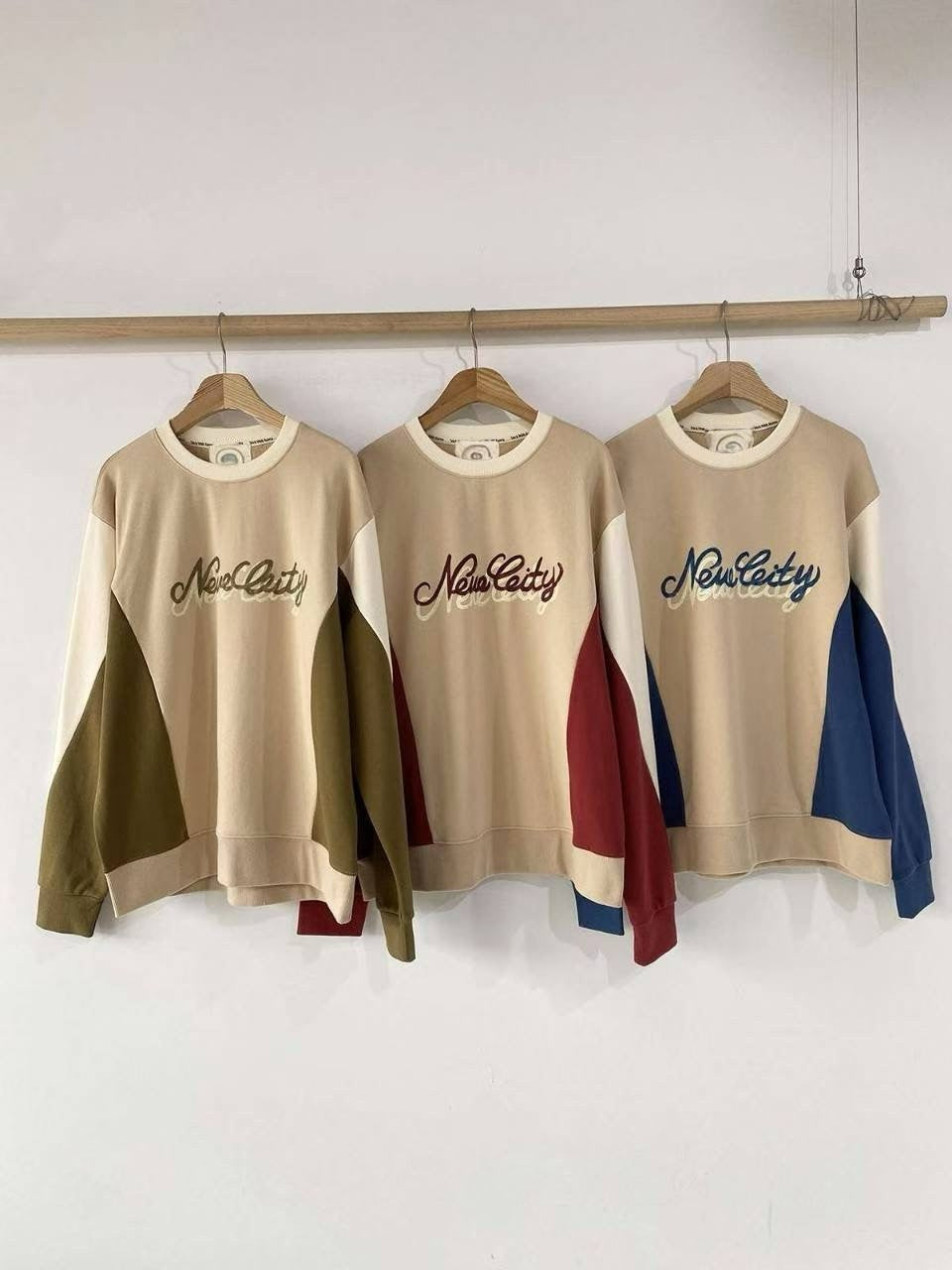 Colorblock Graphic Sweatshirt 拼色印花衛衣