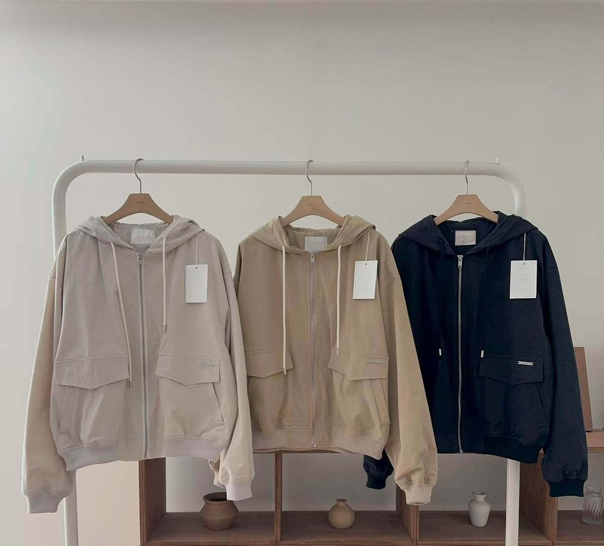 Zip Into Effortless Street Style with a Hoodie Jacket/休閒時尚連帽外套