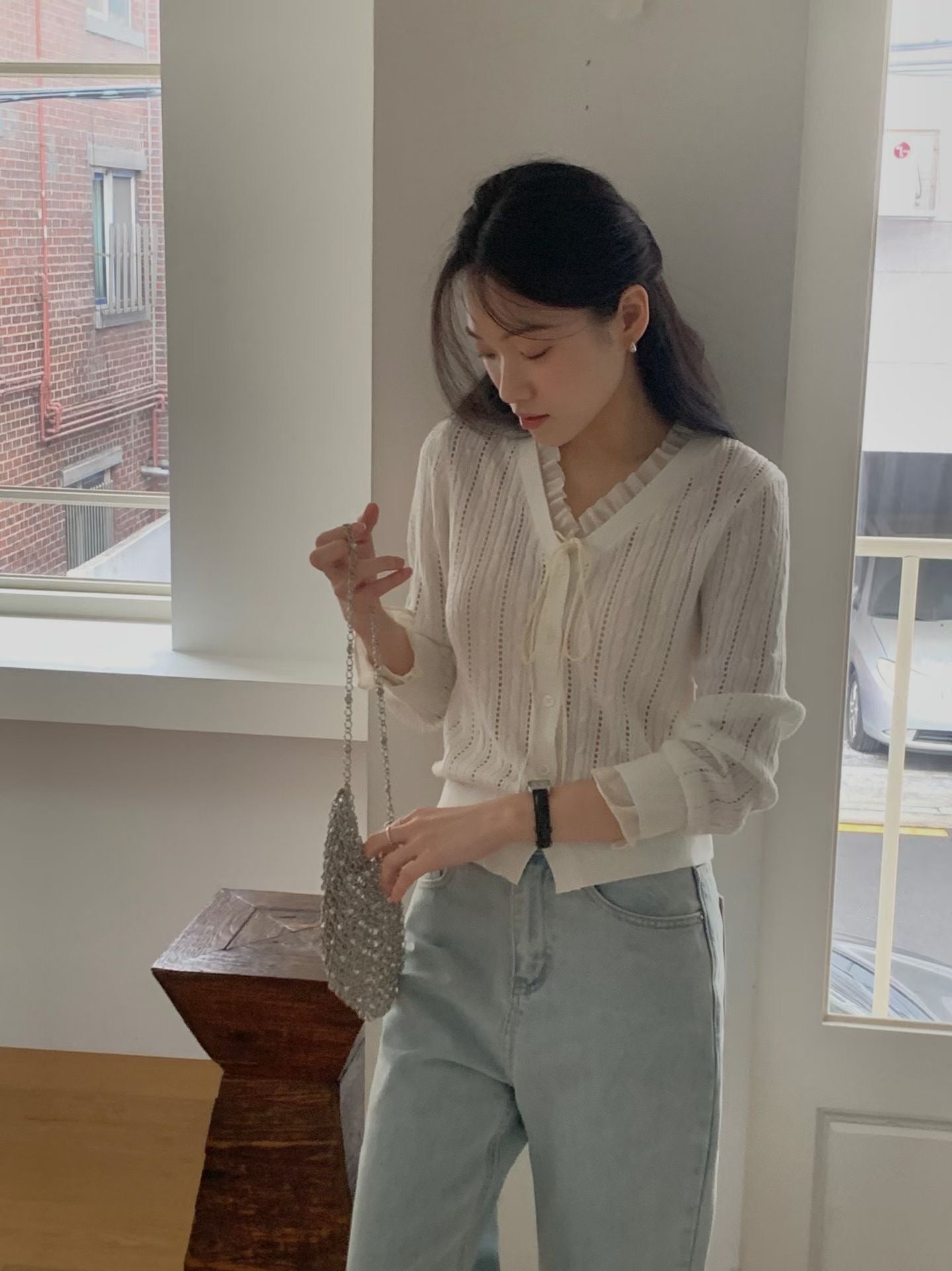 🌿 Sheer Ruffle V-Neck Knit Cardigan

浪漫雪紡荷葉邊 × 直紋鏤空針織