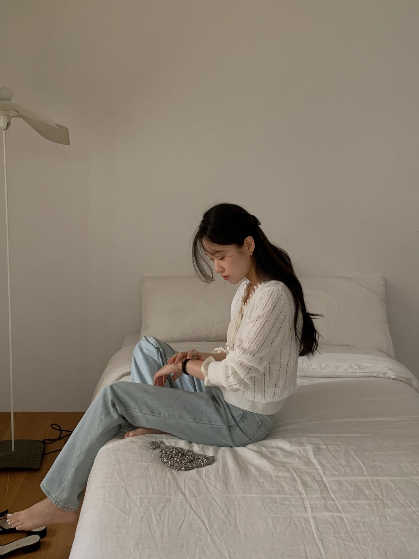 🌿 Sheer Ruffle V-Neck Knit Cardigan

浪漫雪紡荷葉邊 × 直紋鏤空針織