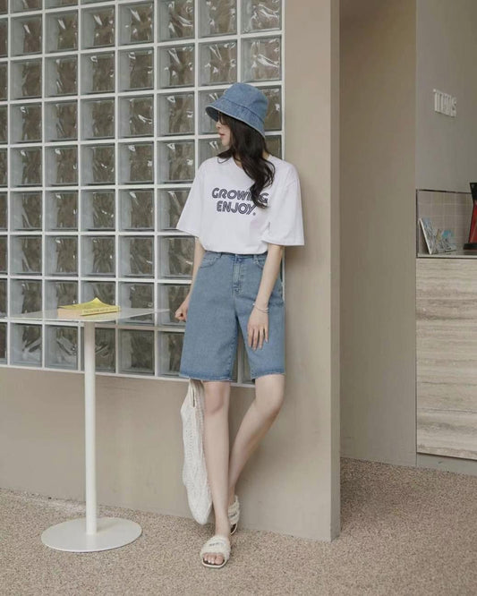 水洗高腰五分牛仔褲 👖 Washed High-Waist Denim Bermudas