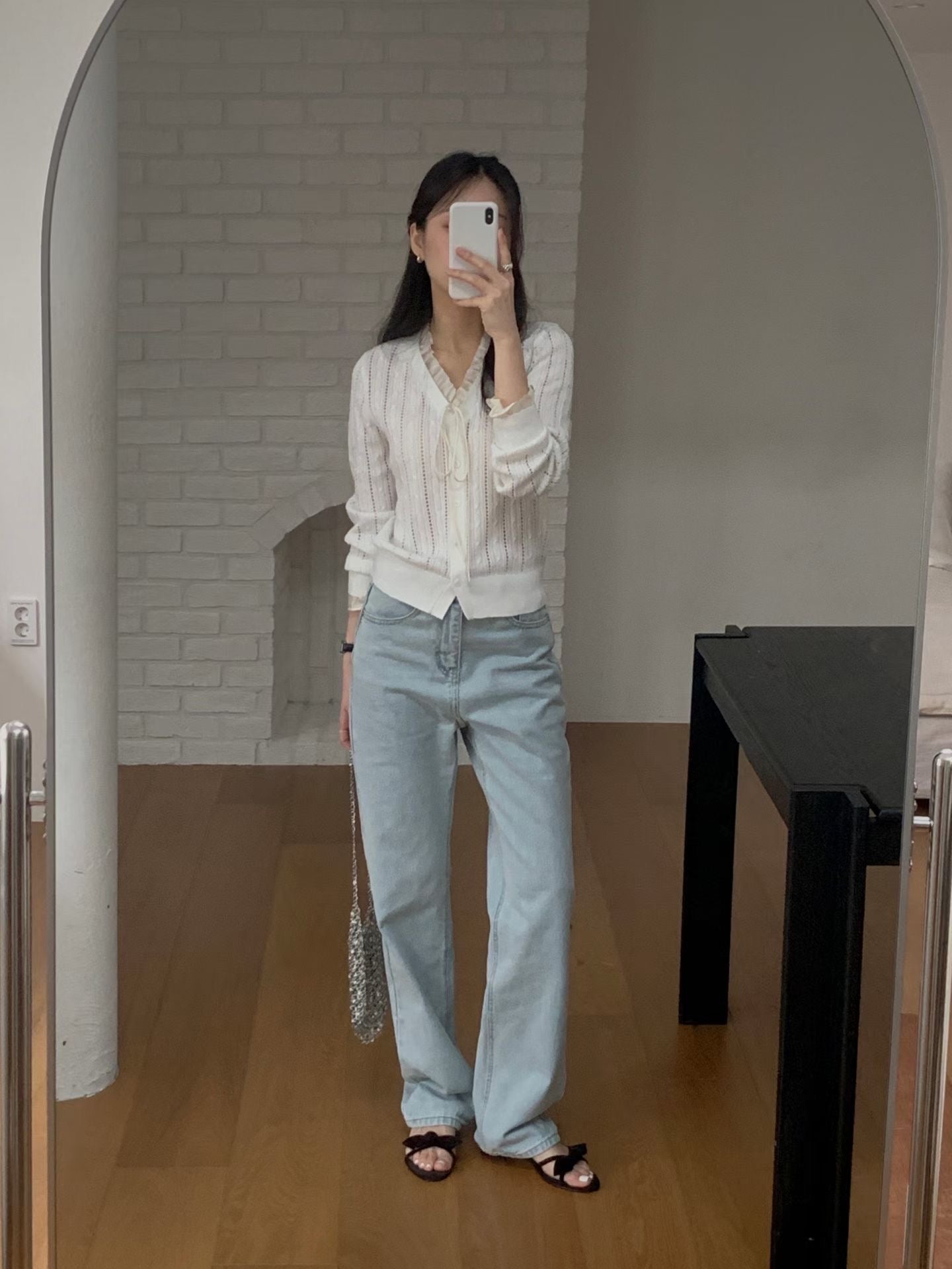 🌿 Sheer Ruffle V-Neck Knit Cardigan

浪漫雪紡荷葉邊 × 直紋鏤空針織