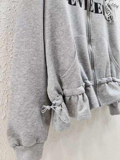 SEVETEEN 字母荷葉邊連帽外套 🧥✨