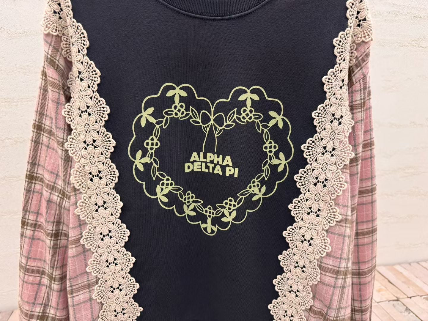 ✨【Lace Patchwork Sweatshirt · 拼布蕾絲衛衣】✨