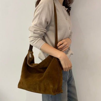 👜【Soft Suede Shoulder Bag · 柔軟麂皮袋】