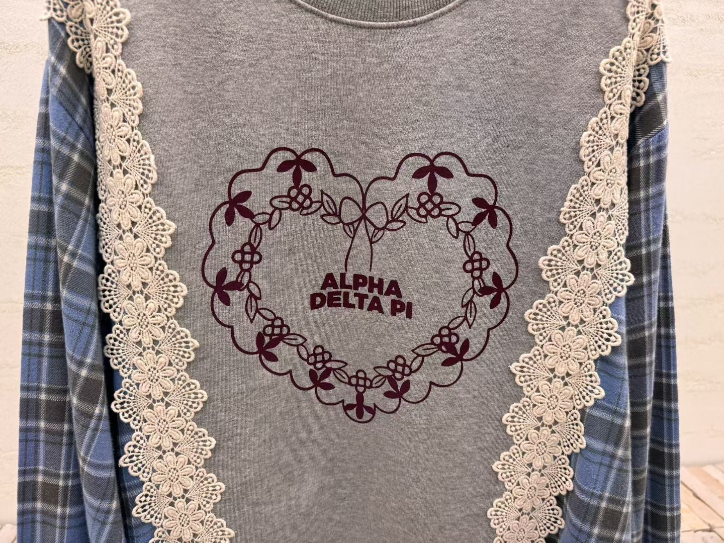 ✨【Lace Patchwork Sweatshirt · 拼布蕾絲衛衣】✨