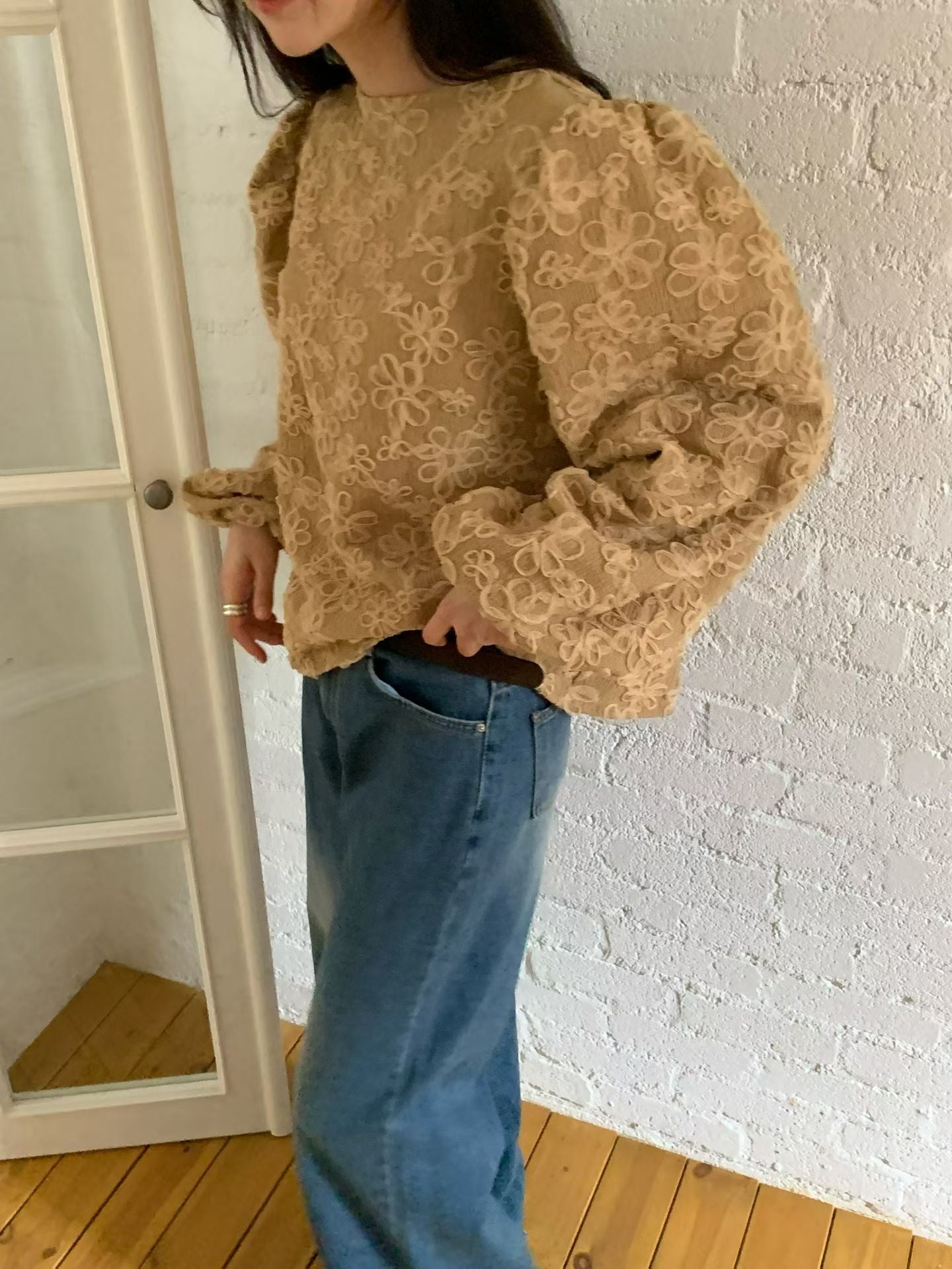 ✨【Floral Embroidered Puff Sleeve Blouse · 立體花卉氣質上衣】✨