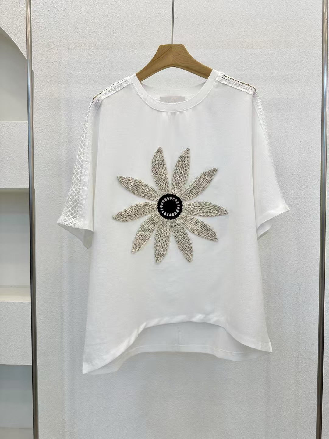 ┊͙ ˘͈ᵕ˘͈ 2025 Summer Collection ᥫ᭡  網紋側膊花辦編織tee