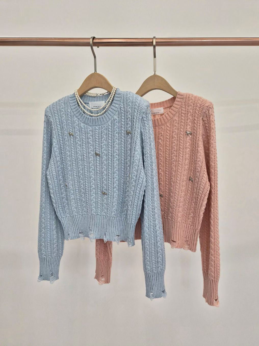 🩷🩵 Textured Knit Jewel Detail Top