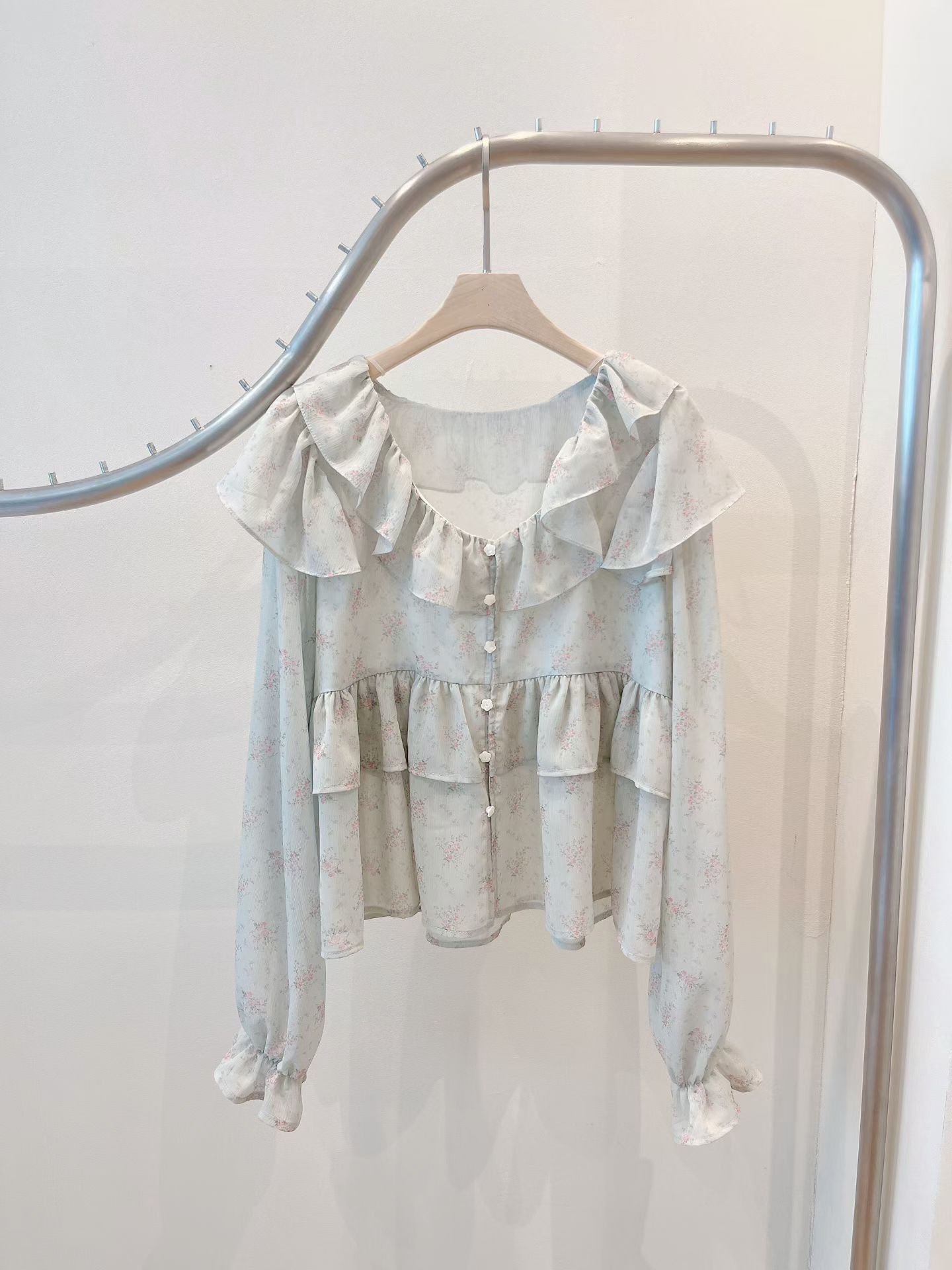🤍 Romantic Ruffle Chiffon Blouse