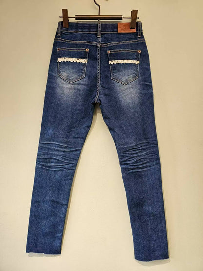 Lace back Pocket Half Skinny 9-Length Jeans