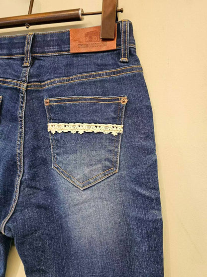 Lace back Pocket Half Skinny 9-Length Jeans