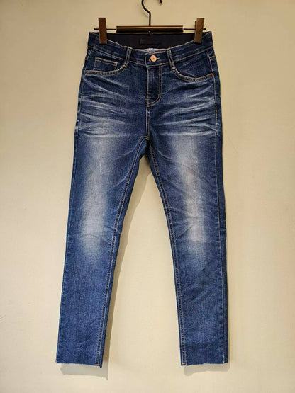 Lace back Pocket Half Skinny 9-Length Jeans