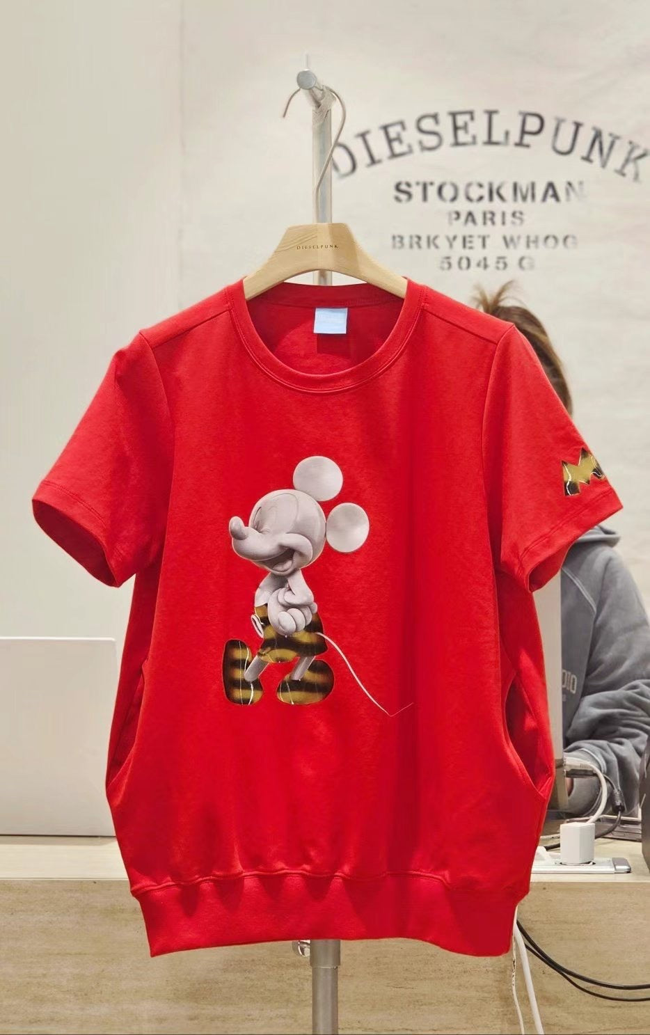 ･:,｡★＼Sincere April 29 FB/IG Live/★,｡･:･ﾟ Mickey 正版 幻彩圖案Tee