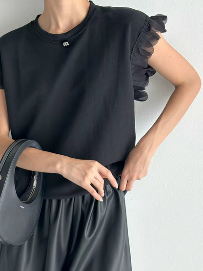 Everyday Elegance with a Twist  優雅荷葉袖上衣