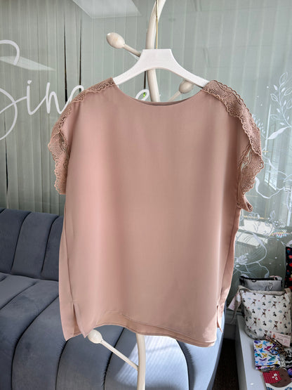 5 June Live A08 Lace Sleeves Blouse